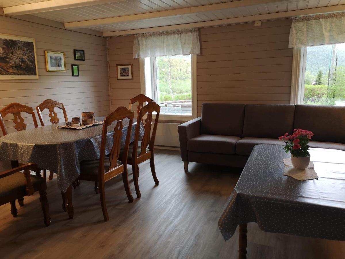 Hansali Holiday Home Fjærland Esterno foto