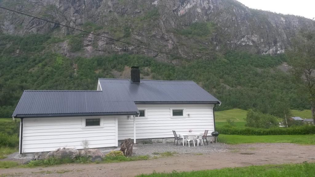 Hansali Holiday Home Fjærland Esterno foto